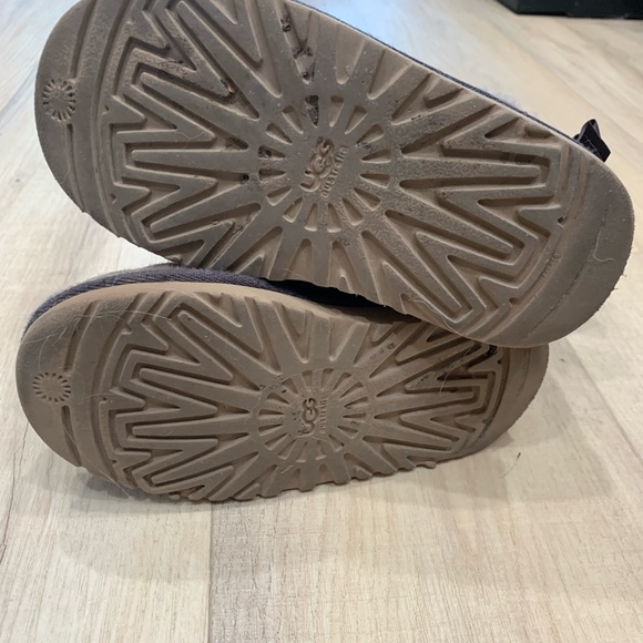 Girls Bailey Bow Ugg Boots - Picture 4 of 5